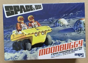 Space 1999 Moonbuggy model kit MPC 2022 TV sci-fi 1/24 scale sealed new - Picture 1 of 8