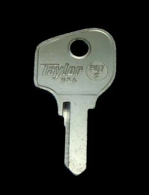 63P PEUGEOT maletero GB llave secundaria en blanco 1965-1979, 504 404 604, vespa 400 coche Foto 1 de 4