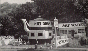 CHESTER, WEST VIRGINIA - WORLD'S LARGEST TEAPOT ROADSIDE STAND - OLD POSTCARD - Picture 1 of 2