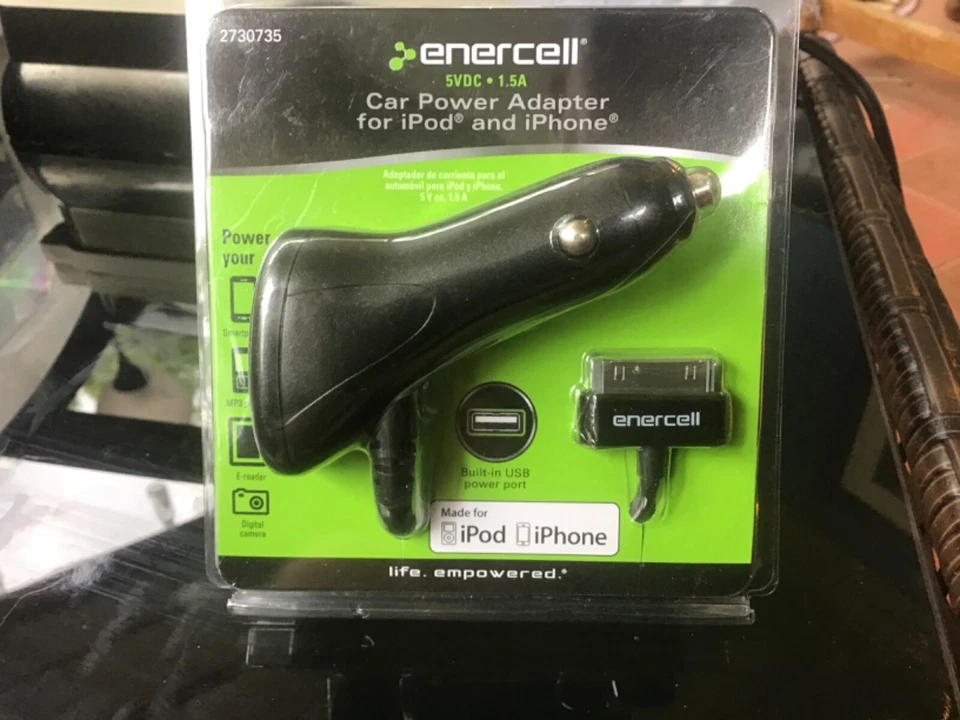 Adaptador de corriente universal Enercell para coche para iPod y iPhone con USB - Oferta Foto 1 de 2
