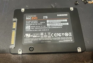 Samsung 860 EVO 2TB SATA SSD Solid State MZ-76E2T0 - Zdjęcie 1 z 3