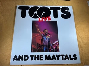 V5-57 TOOTS & THE MAYTALS Toots Live - 1980 - MANGO MLPS 9647 - RECORD - REGGAE - Imagen 1 de 9
