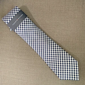 Tommy Hilfiger Men's Neck Tie Navy Blue Gingham Silk Blend MSRP $69.50 NWT - Picture 1 of 2