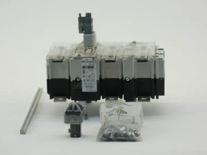 Siemens 3KA5730-1AE01 Disconnect Switch - Picture 1 of 4