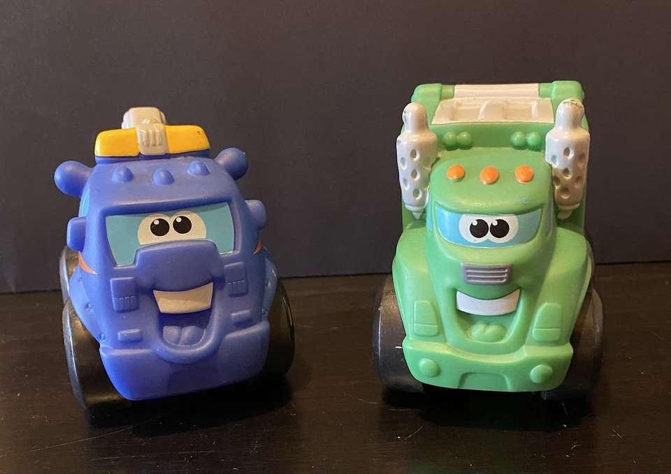 Hasbro 2008 Tonka Chuck & Friends Rowdy el camión de basura y práctico el camión de remolque Foto 1 de 4