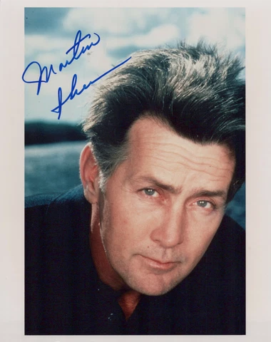 Martin Sheen signed 8x10 photo In-person Cover