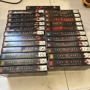 Huge lot X Files VHS Movies Take A Look At Pictures For What Episodes They Are! - Bild 1 von 9