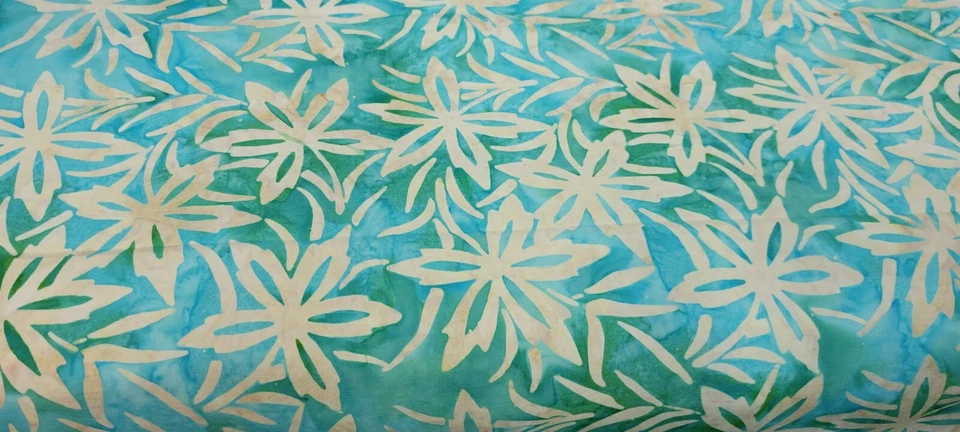 Java Batik de Maywood Studio verde azulado tostado flor hawaiana vendida por yarda Foto 1 de 1