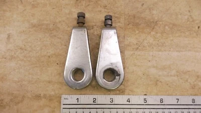 Suzuki GT380 1975 Triple S324-3> Juego de ajustadores de rueda trasera izquierda derecha par Foto 1 de 4