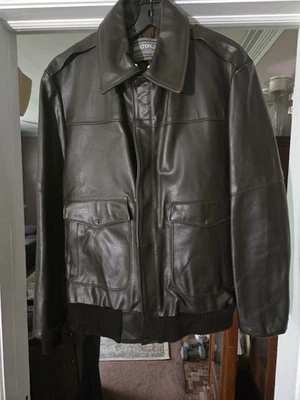 Chaqueta Bomber de Cuero Colección Cuero Oakton Ltd De Colección Talla 44 X-Alto Marrón Foto 1 de 4