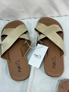 Rue 21 Damen Sandalen GOLD METALLIC PANTOLETTEN gekreuzte Riemen Größe 7 - Bild 1 von 1