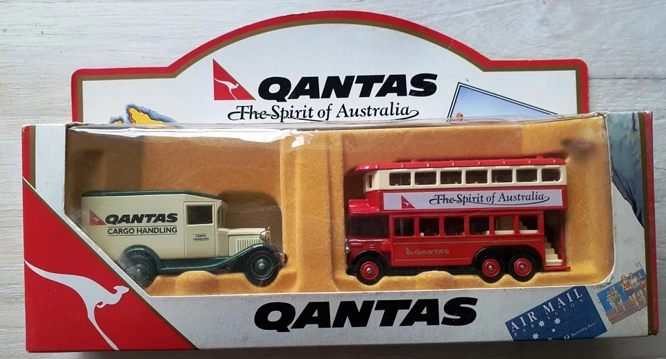 LLedo QANTAS Cargo Handling Truck and Spirit of Australia Bus Set boxed - image 1 of 4