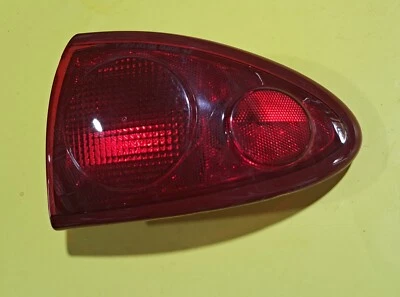 2004 Chevy Cavalier lanterna traseira, abajur traseiro, lado direito, passagem lateral, 166-02039R - Imagem 1 de 4
