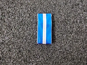 Bandschluppe für Miniaturorden deutsches System Miniatur 16mm Blau Weiß Silber - Picture 1 of 2