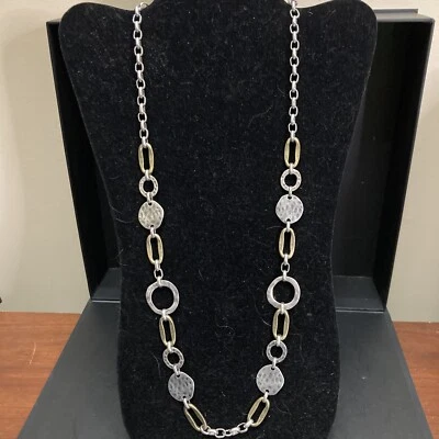 "Collar de 30"" largo ajustable con círculos y óvalos de metal martillado de dos tonos Ruby RD" Foto 1 de 4