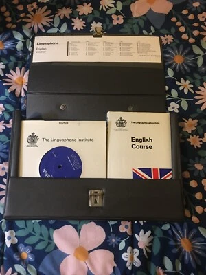 Vintage Linguaphone Complete English Course with 50 45 rpm records  - Image 1 of 2