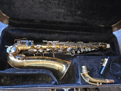 Saxofón Alto Selmer Bundy Latón con Estuche/Accesorios, EE. UU., Buen Estado Foto 1 de 4