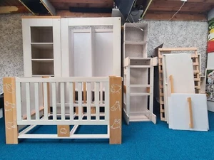 Kinderzimmer komplett Babyzimmer Spiegelburg Schrank Kinderbett Kommode - Bild 1 von 11