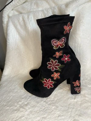 女士中国洗衣天鹅绒靴花朵蝴蝶刺绣 9 码 — 第 1/4 张图片