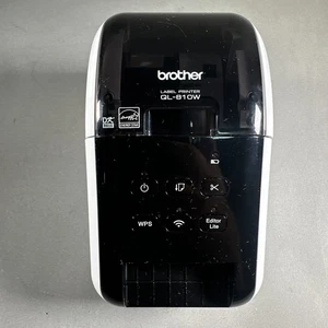 Brother QL810W Stampante per etichette ultraveloce con rete wireless senza cavi - Foto 1 di 12