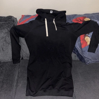 Sudadera con capucha negra para mujer Yakira Bella talla mediana Foto 1 de 4