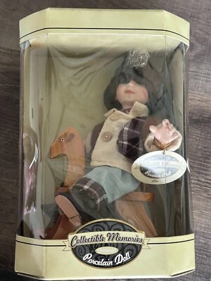 Muñeca de porcelana genuina Collectible Memories - Alex - Edición limitada de coleccionista Foto 1 de 2