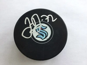 Joonas Donskoi signed handsigniert Seattle Kraken Hockey Puck a - Bild 1 von 1