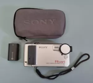 RARE Vintage Sony Ruvi Video Camera Recorder CCD-CR1E Silver + Case + Cartridge - Picture 1 of 20