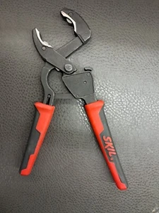 SKIL ADJUSTABLE WRENCH - Picture 1 of 2