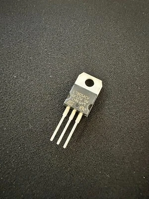 STMicroelectronics L7805ACV Linear Voltage Regulator 5.0V 1.0A Positive (L10) - Image 1 of 2