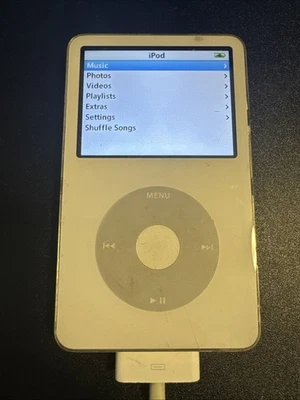 Apple iPod classic 5th Generation White (30 GB) Bad Battery - Image 1 of 4