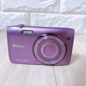 Cámara digital Nikon COOLPIX S3500 20,0 MP 7x óptica con accesorios púrpura - Imagen 1 de 8