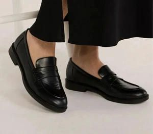 Time and Tru Women's Penny Loafers Black Size 11 - Picture 1 of 5