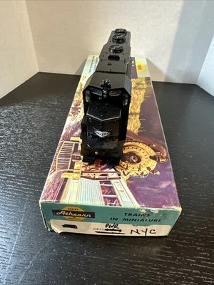 Vintage Athearn GP35 Powered New York Central kit blue box Locomotive Engine - Image 1 of 4