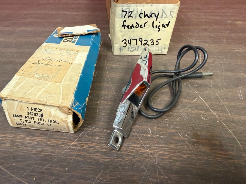 Chrysler 1972 carrocería C Newport guardabarros LH señal de giro luz indicador nos Mopar Foto 1 de 4