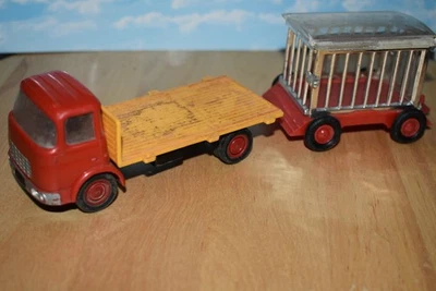 minialuxe 1/43 Berliet GAK en plastique (1959) avec cage pour cirque - Photo 1/4