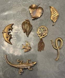 Lot of 8 Assorted Gold Tone Vintage Pins Brooches Cubic Zirconia & flax Pearls - Picture 1 of 10