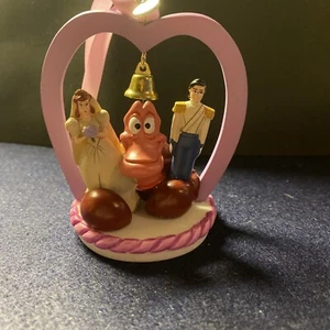 Disney Store Kleine Meerjungfrau Hochzeit Sebastian & Ariel Skizzenbuch Ornament 2020 - Bild 1 von 5