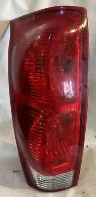 2002-06 CHEVY AVALANCHE 1500 ВОДИТЕЛЬ ЗАДНИЙ ФОНАРЬ Б/У OEM - Изображение 1 из 4