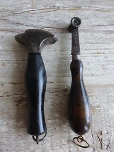 VINTAGE 2x COBBLERS TOOLS DECORATION COLLECTOR MADE IN GERMANY BERLIN D.R.G.M - Picture 1 of 10