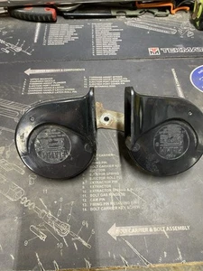 92-97 Ford Obs Bronco F150 F250 F350 Juego de bocinas de doble tono alto bajo par OEM - Imagen 1 de 9