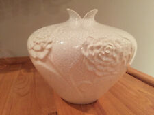 Vintage Haeger Art Pottery Chrysanthemum Large Off White Crackle Vase 7103 1986