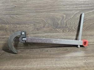 Llave de lavabo Milwaukee 48-22-7002 - 2,5 pulgadas Capacidad - Imagen 1 de 6