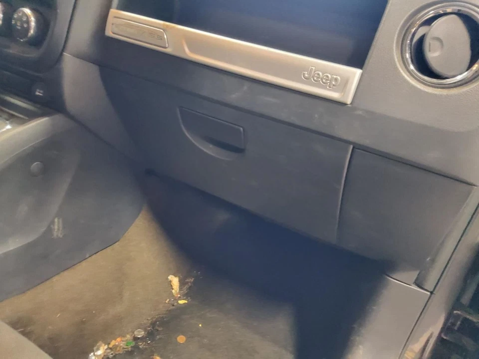 COMPASS   2016 Glove Box 551889 Foto 1 de 1