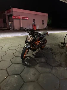KTM Duke 125 - 2021 Top Zustand - Bild 1 von 7