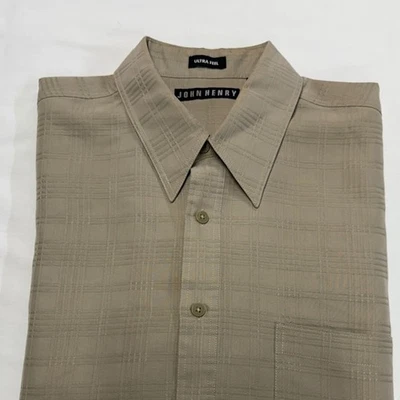 Camisa clásica para hombre John Henry bronceada con botones Foto 1 de 4