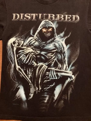 Camisa Disturbed tamanho M estampa enorme - Imagem 1 de 2