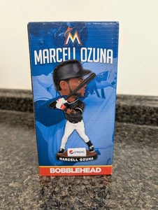 Bobblehead de béisbol Match Up Miami Marlins Marcell Ozuna Pepsi nuevo en caja - Imagen 1 de 2