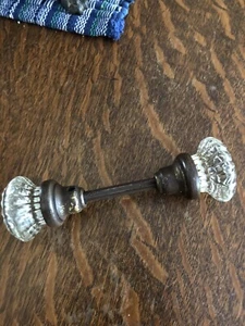 Set pomelli per porta vintage rotondi in vetro trasparente (ottimi per progetto restauro) - Foto 1 di 6