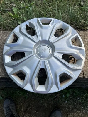 SCRATCHES 19 20 21 22 23 FORD TRANSIT 150 250 350 16'' wheel cover hub cap 7068 Foto 1 de 4